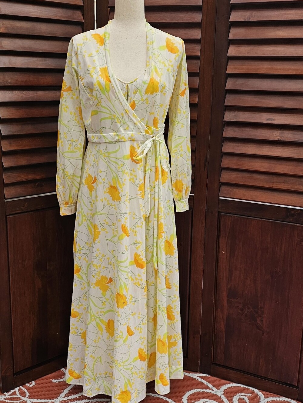 Vintage 1970s Olga Freedom Front Floral Peignoir Set 🌼